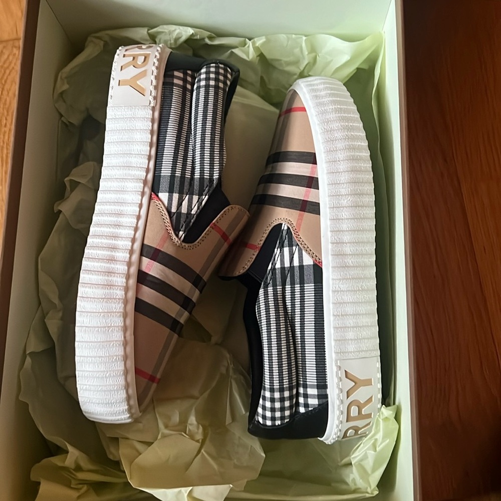 Burberry sneakers 33EU